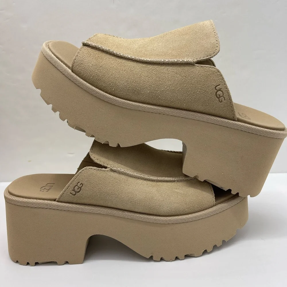 UGG Tan Platform Slide Sandals UGG
W / 1167476
W NEW HEIGHTS SLIDE MDSD
Mustard - Picture 15 of 16